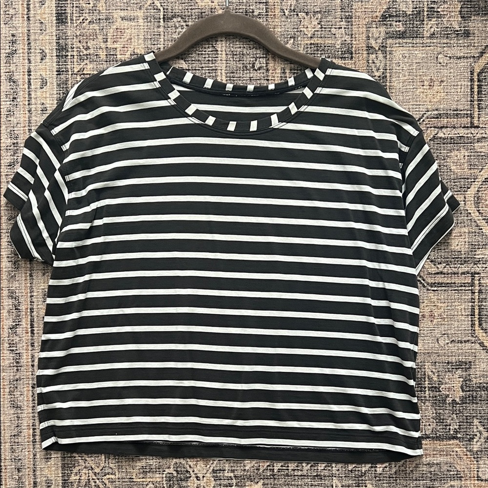 Lululemon Striped Black and White Women's cropped Top